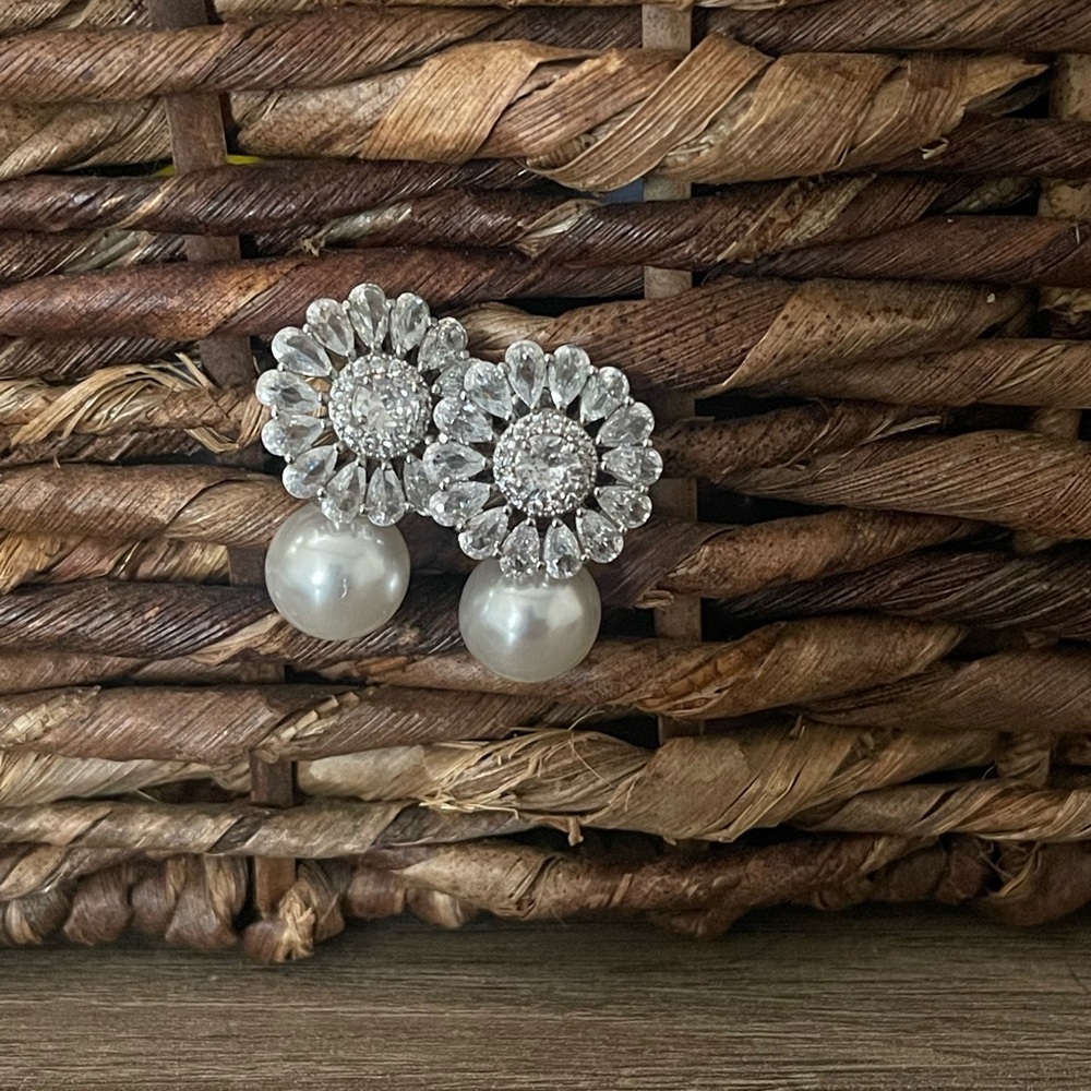 Women’s faux diamond faux pearl earrings